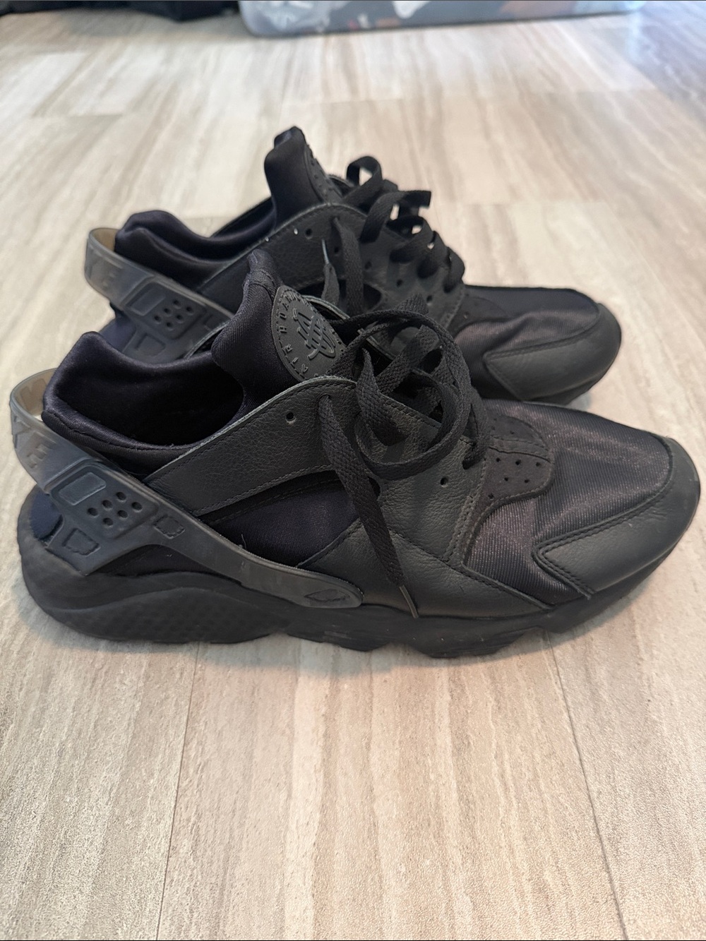 Men’s Nike Air Huarache Black Sneakers